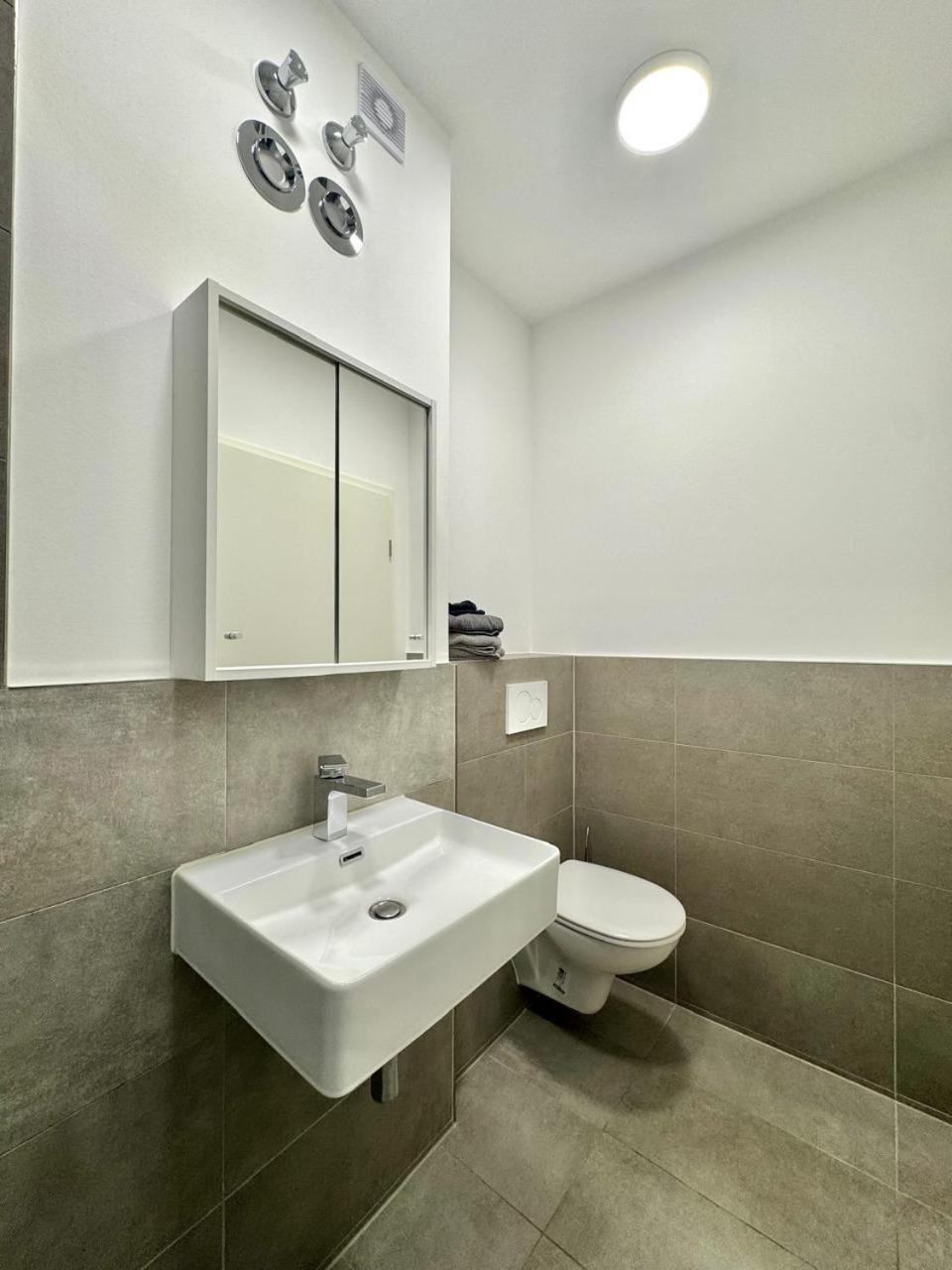 Ar Living Frankfurt Koenigsteinerstr Apartment